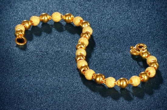 黄金手链可以和手表一起戴吗