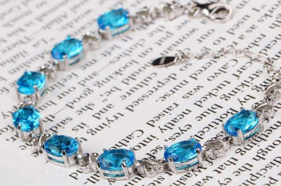 蓝水晶手链的功效与作用