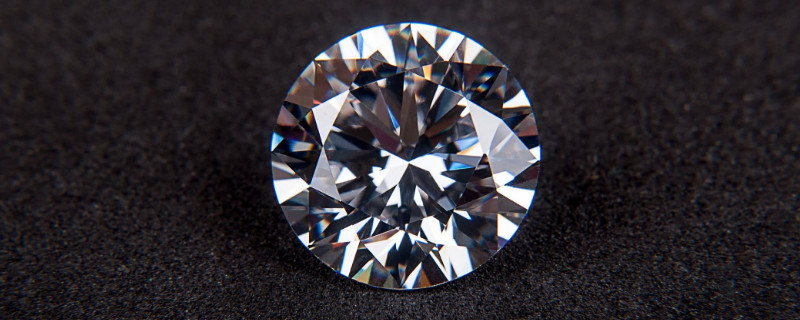 钻石和锆石的区别