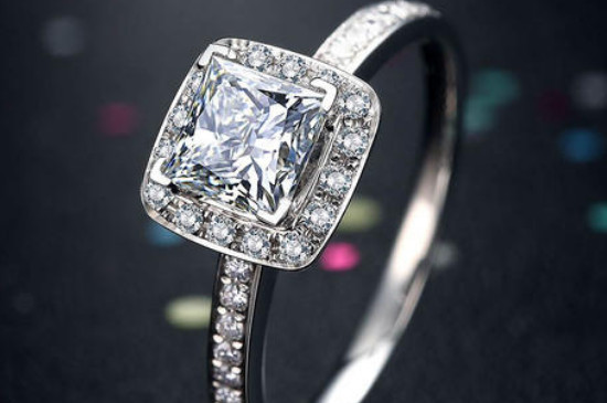 钻石和锆石的区别