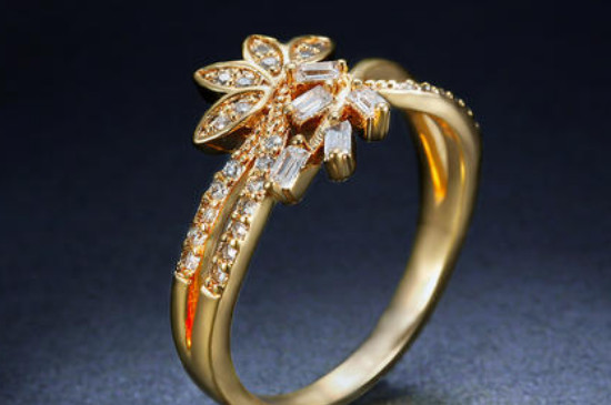 花朵造型钻戒寓意