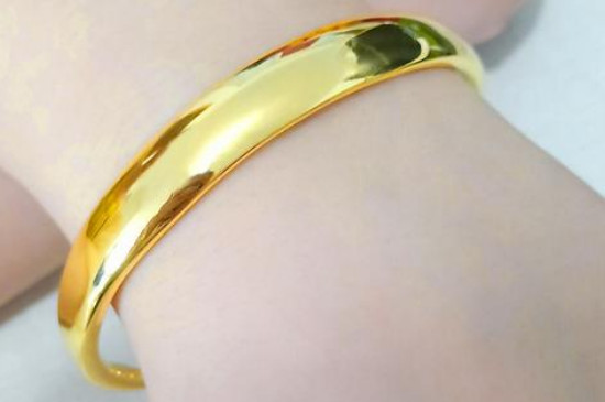 黄金手镯的磕痕怎么去