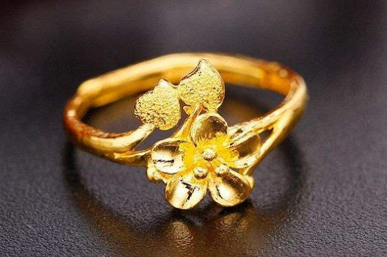 黄金戒指图案的寓意