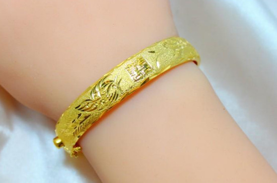 假的黄金会刻999么