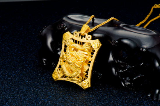 黄金吸铁石能吸住吗