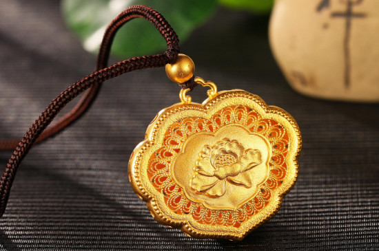 黄金天天碰水会怎么样