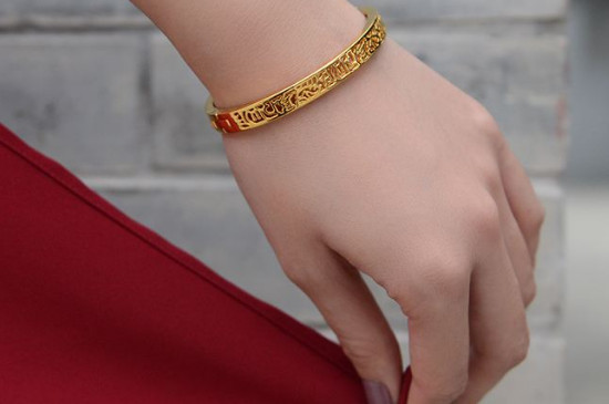 女人长期戴黄金的好处