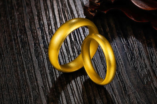 古法黄金手镯容易刮花吗