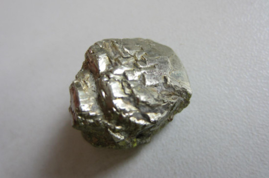 什么叫矿石金掉色吗