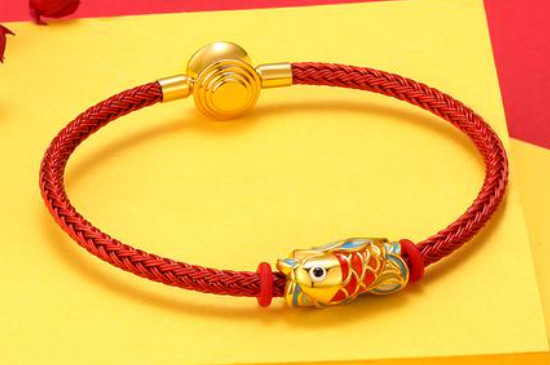 婴儿适合带什么黄金手链,婴儿不适合佩戴手链