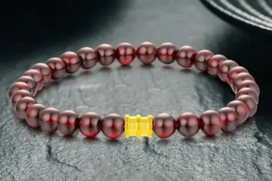 黄金手链适合什么年纪的女人，16～60岁的女人