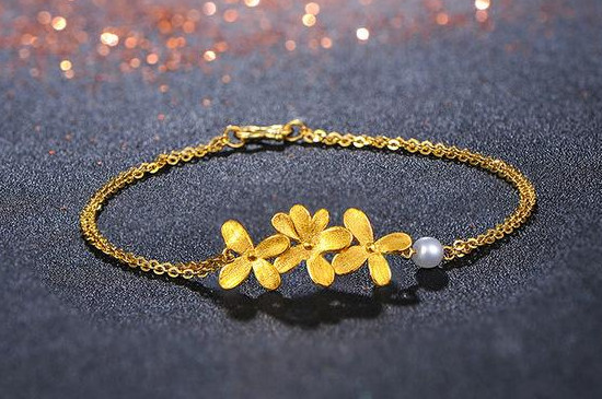 黄金手链适合戴在哪只手，戴左手能起到保养作用