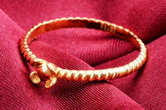 黄金沾了水银还能戴吗