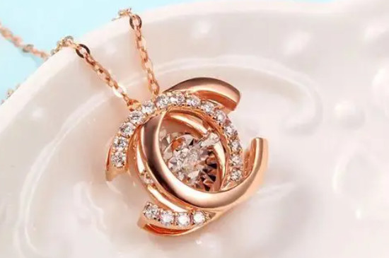 彩金项链洗澡的时候需要摘掉吗