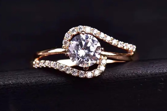 莫桑钻和人造钻石的区别