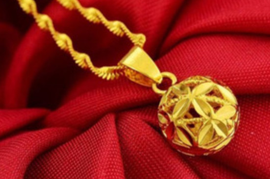 黄金掉色漏出银色是什么情况