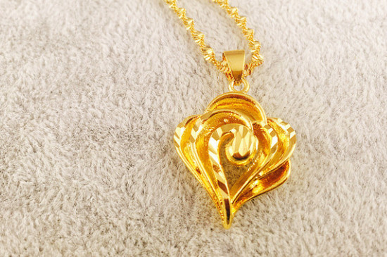 黄金变白自己会恢复吗