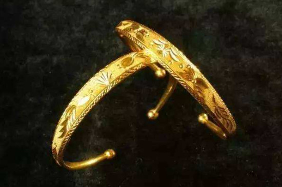 黄金上面出现白色怎么处理