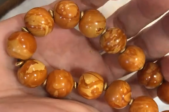 要怎么保养蜜蜡