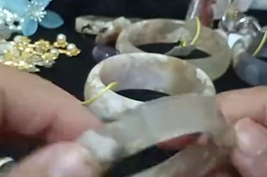 女人戴玉手镯的好处