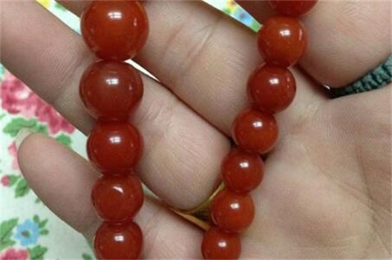 南红盘玩的注意事项，包浆南红的盘玩方法