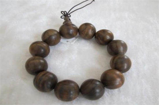 乌木手串的鉴别方法