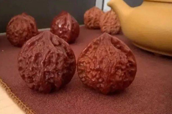 文玩核桃怎么算打底成功