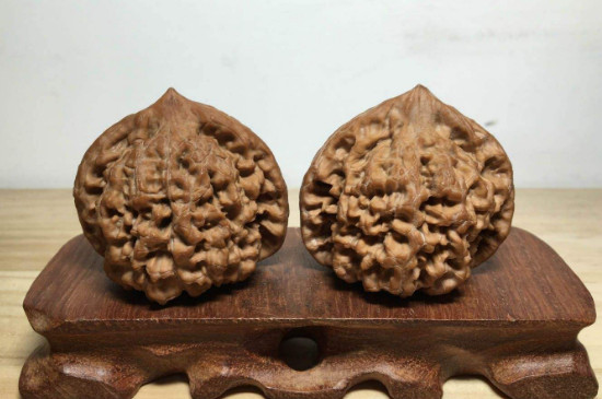 文玩核桃底部怎么处理