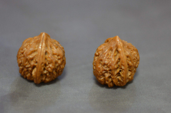 文玩核桃黄尖怎么处理