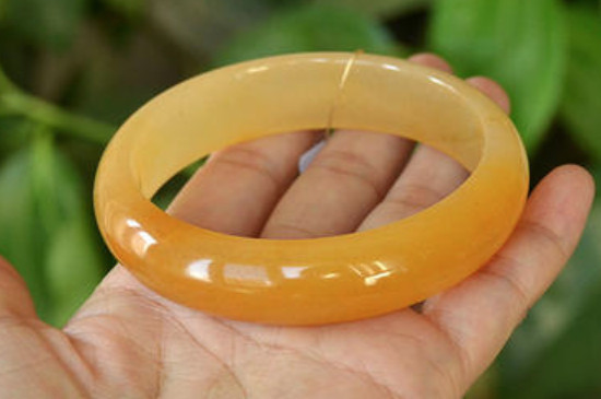 金丝玉可以戴着洗澡吗