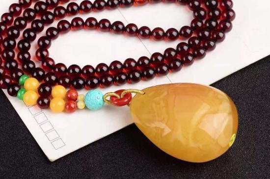 琥珀真假的肉眼鉴别