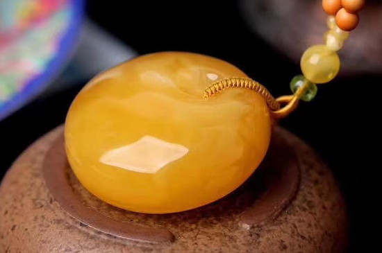 烤色鸡油黄蜜蜡鉴别