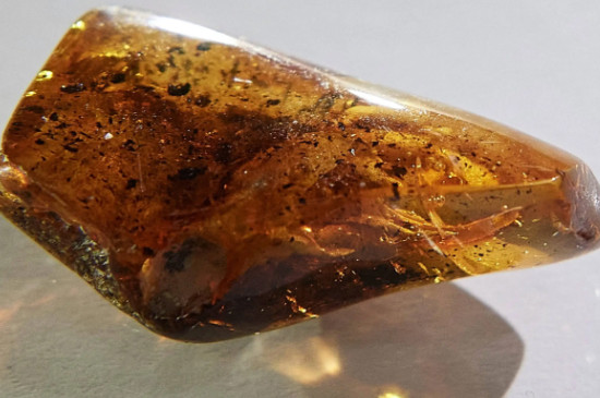 琥珀手串的功效与作用