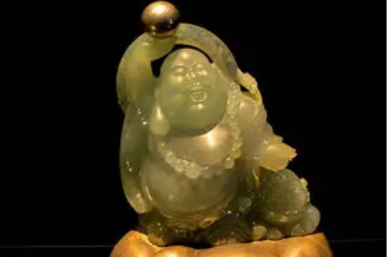 女士佩戴黄金佛头有什么寓意