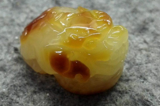 蜜蜡是石头还是什么材质