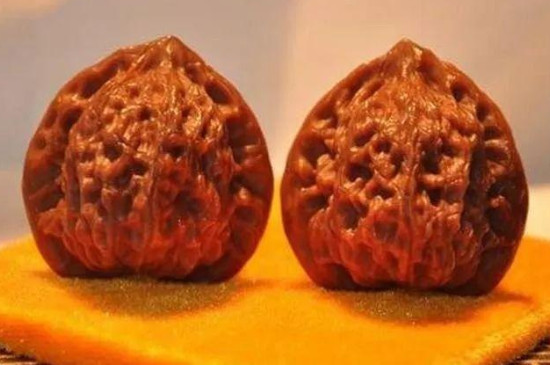 文玩核桃多大尺寸合适