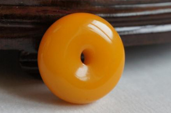 蜜蜡沾水发粘怎么回事