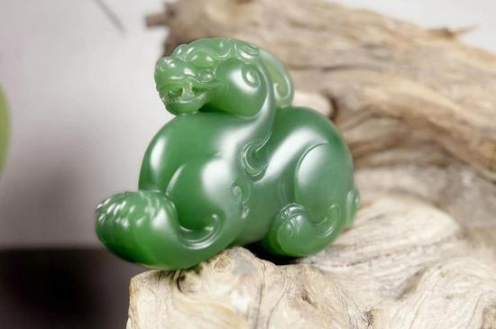 玉是白的好还是绿的好