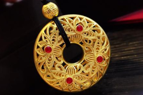 黄金莲花平安扣的寓意及象征