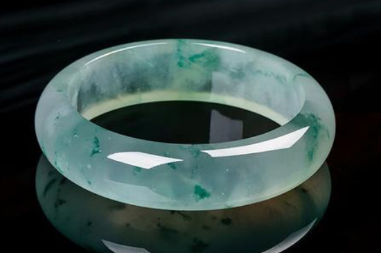 玉手镯多少钱的是正品，1000元左右可以买到真品