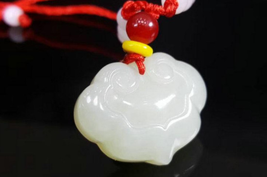 脖子戴玉对身体有什么好处