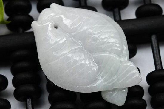 光照玉石的鉴别方法