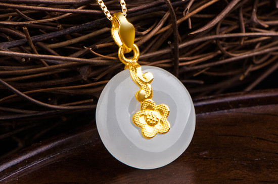 金镶玉吊坠怎么鉴定