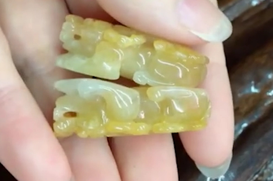 女士带黄金貔貅的寓意 一个貔貅两个金珠的寓意