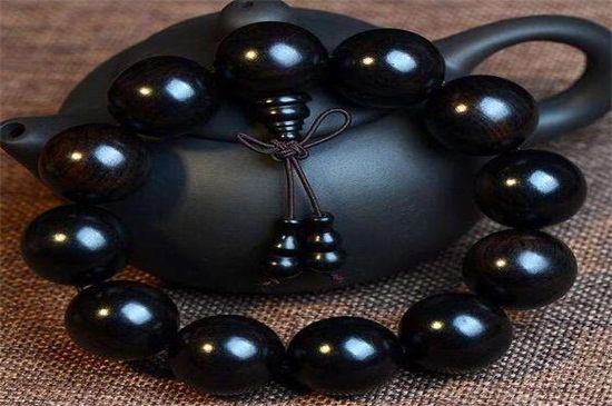 佩戴黄花梨手串的功效