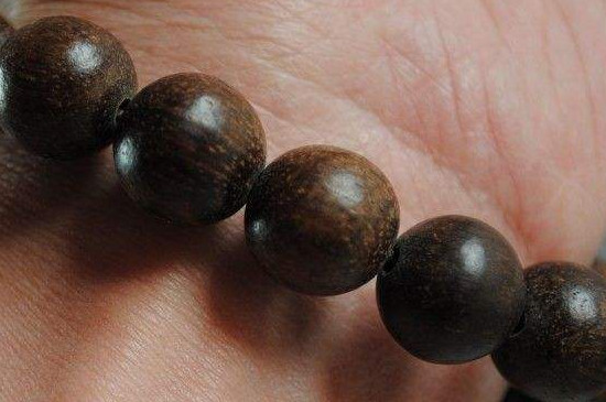 沉香木手串鉴别