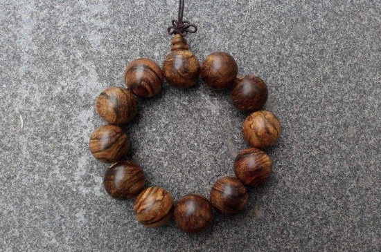 沉香手串保养的6种方法