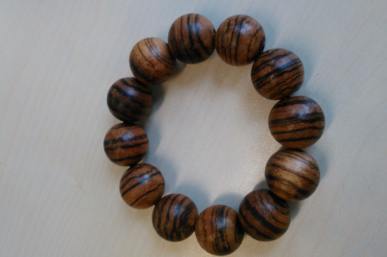 真正的黑藏羚羊手串鉴别