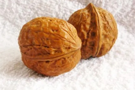 文玩核桃黄金尺寸多少