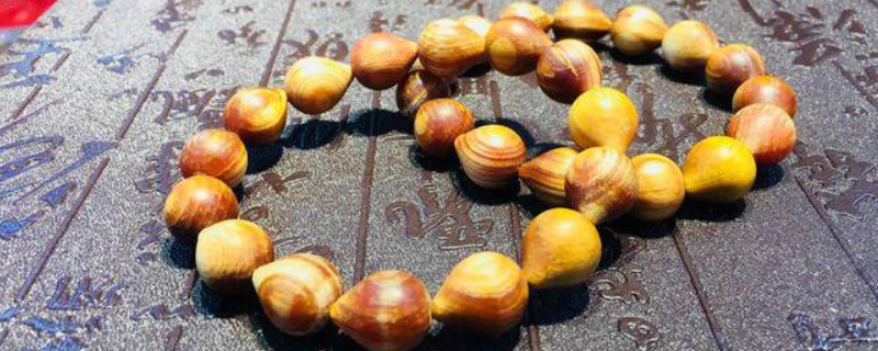 琥珀木手串正确的玩法